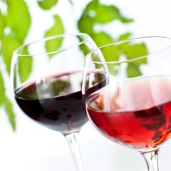 Roséwein und Rotwein