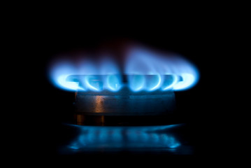 Gas ring with flames