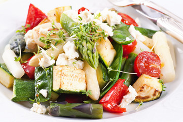Warmer Salat mit Feta