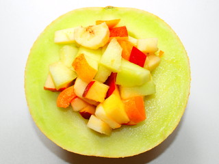 Obstsalat in Melone