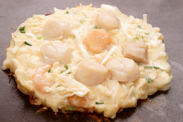 ホタテの海鮮お好み焼き