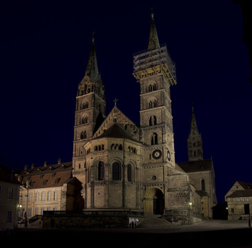 bamberger dom bei nacht
