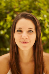 Naklejka premium a beautiful girl smiling