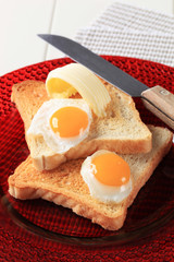 Fried eggs and toast
