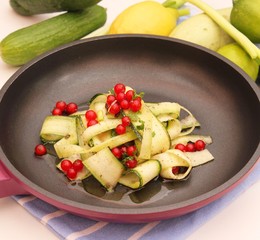 Zucchinis mit Johannisbeeren