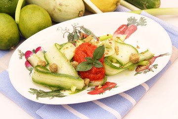 Gurkensalat mit Avjar