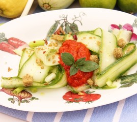 Gurkensalat mit Avjar