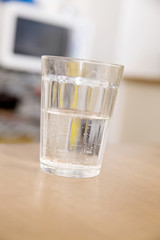 グラスに入った水
