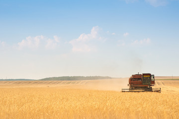 grain harvester combine