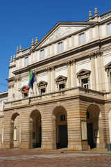 Fototapeta na wymiar Teatro alla Scala w Mediolanie