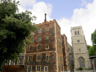 Fototapeta na wymiar Zabytkowy kościół w Londynie w Anglii