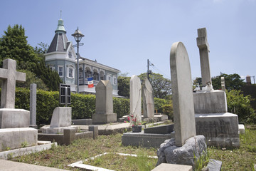 外人墓地と山手十番館