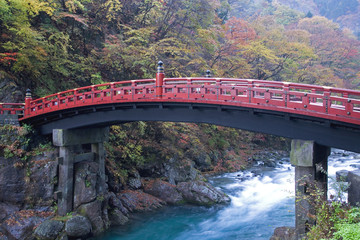 秋の神橋