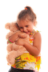 Petite fille avec son doudou 2