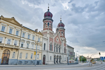 Fototapeta na wymiar Wielki i Stara Synagoga w Pilznie
