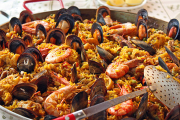 Paella à servir