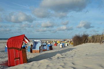 Strandk&ouml;rbe am Badestrand der Nordseeinsel Juist