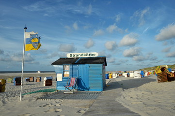 Strandkorbvermietung am Badestrand der Nordseeinsel Juist
