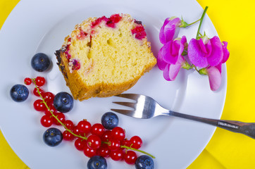 Johannisbeeren-Heidelbeere Kuchen