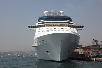 Obraz na płótnie Canvas Cruise ship in the harbor of Istanbul, Turkey