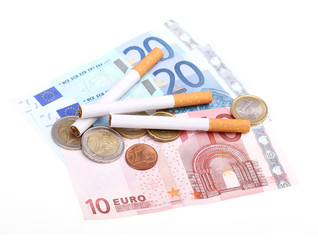 Zigaretten und Geld