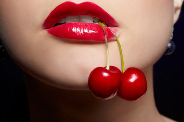 Obraz premium girl with cherry
