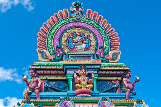 fa&ccedil;ade temple Tamoul, Piton Saint-Leu, &icirc;le de la R&eacute;union
