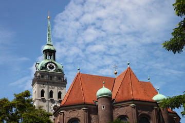 Sankt Peter - Älteste Stadtpfarrkirche Münchens
