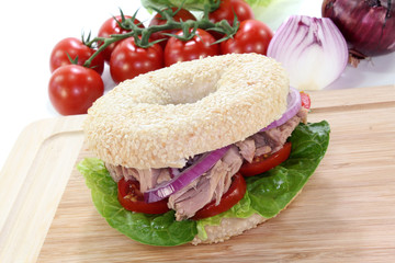 Bagel mit Thunfisch