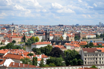 Fototapeta na wymiar Blick über Prags Dächer