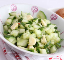Gurkensalat mit Käse