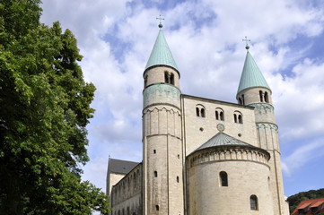 Fototapeta na wymiar Klasztor Stiftskirche Gernrode Harz