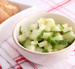 Gurkensalat mit Käse