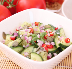 Gurkensalat mit Chili