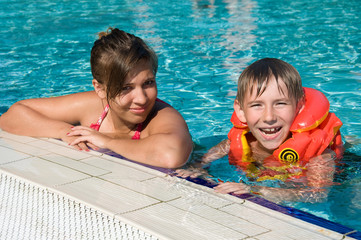 kids in a swimming pool