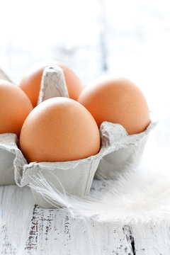 Eier in Eierpackung