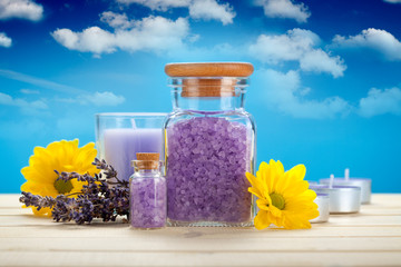 Obraz na płótnie Canvas Lavender bath salt