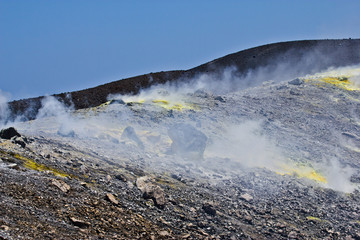 Fumarole di Zolfo sulla cima vulcano