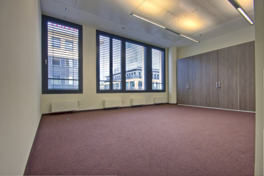 Zimmer leeres Büro ohne Möbel