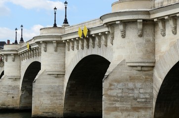 Paris - Pont Neuf - Est © M.Coudert