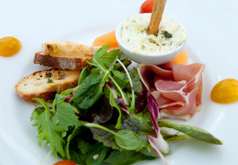salade de chèvre chaud