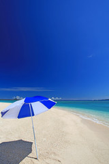 水納島の美しい海と紺碧の空