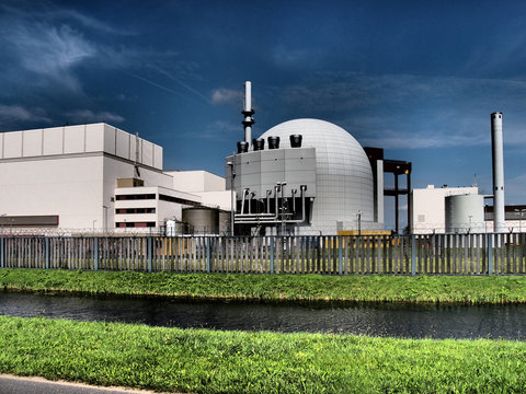 Atomkraftwerk - Kernenergie Kraftwerk