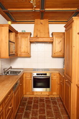 Küche aus Naturholz