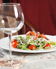 Fresh salad with shrimps
