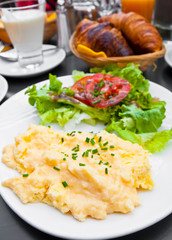 omelet with ham tomato