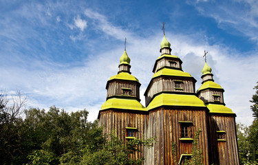 Obraz premium Old wooden church