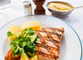 grilled salmon and lemon