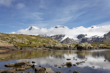 Fototapeta na wymiar Spacer w Ecrins