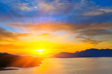 Fotobehang Zonsondergang aan zee Zonsondergang boven middellandse zee